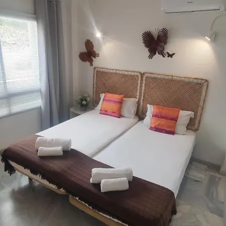 Benalgolf/penthouse With Wonderful Sea Views Appartamento *