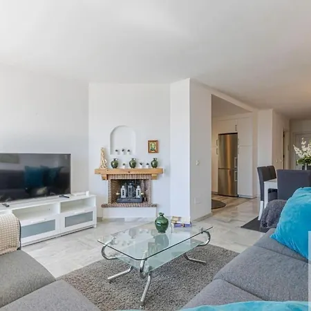 Benalgolf/penthouse With Wonderful Sea Views *
