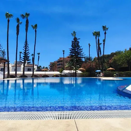 Benalgolf/penthouse With Wonderful Sea Views *